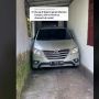 Viral Mobil Innova Parkir di Garasi Sempit, Warganet Dibuat Bingung Cara Keluar Pengemudi