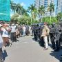 Kisruh karena Ngotot Bertahan, Polisi Bubarkan Paksa Massa Reuni 212 di MH Thamrin