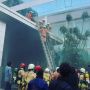 Kebakaran Tewaskan Seorang Teknisi, Ada Satu Korban Lain Tergeletak di Gedung Cyber 1
