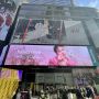 Bangga, Awkarin dan Brand Kosmetik Lokal Ini Tampil di Times Square New York