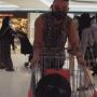 Viral Cowok Ajak Jalan-jalan Babi ke Mal, Reaksi Pengunjung Sampai Speechless