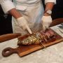 Sambut Natal dengan Mewah, Restoran Jakarta Ini Sajikan Steak Wagyu Dibalut Emas 24 Karat!