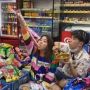 Viral Cowok Borong Jualan Satu Minimarket, Aksinya Sampai Ditonton 30 Juta Kali
