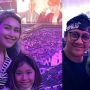 9 Potret Artis Nonton Konser K-pop, Sampai Rela ke Luar Negeri!