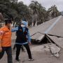 Kawal Penangganan Erupsi Gunung Semeru, Gubernur Khofifah Ngantor di Lumajang