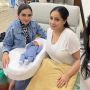 9 Potret Artis Jenguk Baby Rayyanza, Gemes Banget Ketemu Ponakan Online