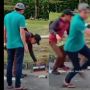 Padahal Punya Niat Baik, Dua Lelaki Ini Malah Bernasib Apes Hingga Digonggong Anjing