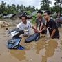 Diguyur Hujan Lebat, Sejumlah Kecamatan Di Pulau Lombok Terendam Banjir
