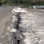 Diresmikan Presiden Jokowi, Jalan Bypass BIL-Mandalika Sudah Retak dan Berlubang