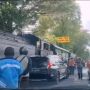 Apes! Parkir Sembarangan, Mobil Pajero Sport di Kota Solo Disrempet Sepur Kluthuk Jaladara