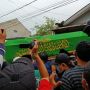 Jenazah Haji Lulung Tiba Di Rumah Duka, Ratusan Warga Berkumpul