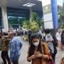 Panik Rasakan Gempa Bumi, Warga Makassar Berlarian Keluar Rumah dan Gedung