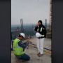 Auto Makin Gemetaran, Wanita Ini Dapat Pernyataan Cinta di Atas Tower Proyek