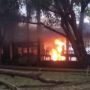 Suasana Kota Kendari Masih Mencekam, Sejumlah Kedai Dibakar Massa