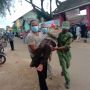 Peserta Vaksinasi di Balai Desa Sribhawono Membludak, Seorang Warga Pingsan