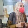 Belanja ke Pasar, Sepatu Zaskia Sungkar Bikin Salfok