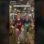 Pede Banget! Outfit Nongkrong Pria Ini Curi Atensi, Pakai Daster Batik