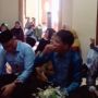 Melamar Pujaan Hati, Pria Ini Menangis Terharu Saat Kekasih Muncul dari Kamar