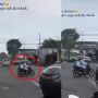 Viral Pemotor Berhenti di Tengah Perempatan, Warganet: Mak-mak Dilawan