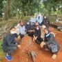 Muda-mudi Datang ke Makam Teman, Sudah Tabur Bunga dan Doa, Eh Salah Kuburan