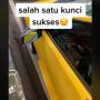 Viral Penampakan Mobil Sport, Warganet Salfok  ke Benda di Bangku Penumpang: Kunci Sukses