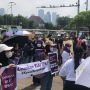 Aksi Kawal RUU TPKS sampai Sah, Puluhan Wanita Geruduk Gedung DPR RI