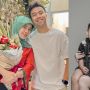 Penuh Kasih Sayang, 5 Gaya Kompak Ibu dan Anak Artis Rayakan Hari Ibu