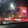 Detik-Detik Bus Terperangkap di Rel Kereta Api, Penumpang Berhamburan Selamatkan Nyawa