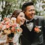 12 Momen Haru Pemberkatan Nikah Joshua Suherman dan Clairine Clay