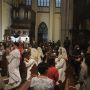 Suasana Misa Malam Natal di Gereja Katedral