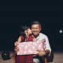 Seperti Fotokopian, 5 Artis Pria Mirip Sama Anak Perempuan