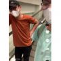 Momen Tak Terduga Dua Cowok Ketemu Cewek dengan Warna Baju Sama, 'Jodoh di Depan Mata'