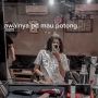 Cowok Ingin Potong Rambut Mirip Isyana Sarasvati, Hasilnya Malah Bikin Nangis di Pojokan