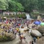 Lautan Manusia di Green Canyon Karawang Sambut Tahun Baru, Warganet: Corona Omicron Nih