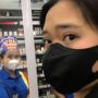 Cewek Emosi Tampol Pacar di Minimarket Gegara Kondom, Ekspresi Kasir Disorot