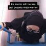 Cewek Kesal Kantornya Mirip Arena Ninja Warrior, Publik Syok: Mending Jualan Nasi Uduk