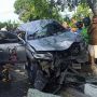 Diduga Hilang Kendali, Pajero Sport Tabrak Pohon di Pekanbaru