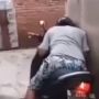 Gegerkan Warga, Mayat Pria Ditemukan di Gang Kontrakan dengan Posisi di Atas Motor Menyala