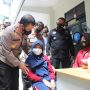 Tinjau Vaksinasi Anak, Ini Aksi Kapolda Jateng Ajak Bercanda dan Beri Motivasi Peserta