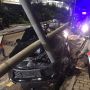 Gegara Ngantuk, Pengemudi Pajero Sport Tabrak Tiang Penunjuk Jalan di Manggarai