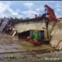 Video Detik-detik Kapal Terbalik