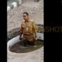 CEK FAKTA: Benarkah Foto Anies Baswedan di Dalam Sumur Resapan?