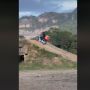 Viral Video Kurir 'Terbang' Mirip Pembalap Motor Trail, Aksinya Antar Barang Jadi Sorotan