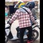 Viral Aksi Wanita Tak Mau Turun dari Motor Mogok, Warganet Geram: Tukarkan Aki Saja