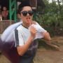Cowok Angkut Es Teh Seberat Karung Beras, Ending Terjengkang Ke Empang: The Real Yang Terdalam