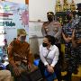 Gunakan Transportasi Air, Bupati Landak Karolin Margret Natasa Tinjau Vaksinasi Covid-19 di Wilayah yang Sulit Dijangkau