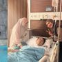 10 Potret Hanung Bramantyo Operasi Saraf Kejepit, Berawal dari Kesemutan