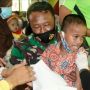 Rayuan Maut Anggota TNI Luluhkan Hati Bocah SD di Lampung Timur untuk Divaksin Covid-19