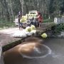 Viral Aksi Dua Pria Diduga Buang Hasil Panen ke Sungai, Tuai Perdebatan Warganet