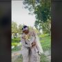 Viral di TikTok Perempuan Minta Suaminya Istighfar Saat Foto Pernikahan, Kenapa?